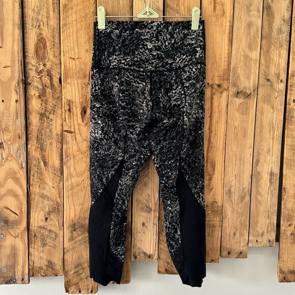 Lululemon Women’s 6 Wunder Under Crop *Scallop 23" Achromatize Ice Grey Black - Picture 5 of 16